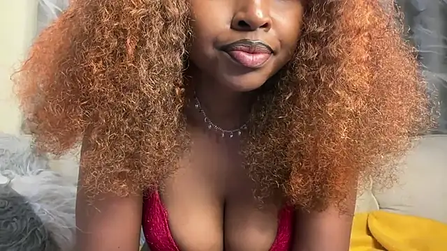 Snapshot of Chocolate_queen2 chatting on May 5, 2026, 1:24 am Chocolate queen2 online show from May 5, 2026, 1:24 am