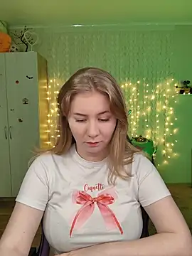 D0nna  online show from February 9, 2026, 6:12 pm