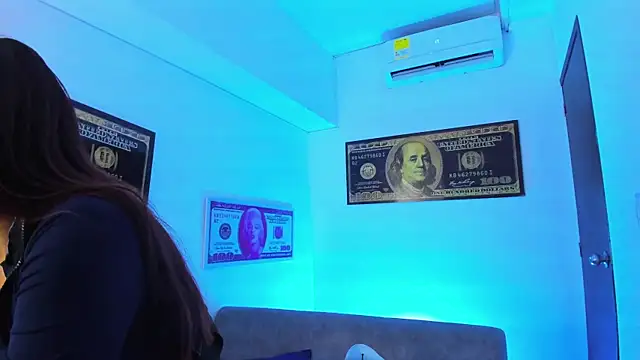 Snapshot of Elsalombardi_ chatting on January 29, 2025, 11:51 am Elsalombardi online show from January 29, 2025, 11:51 am