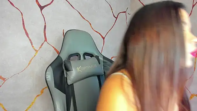 Snapshot of Elsalombardi_ chatting on March 5, 2025, 10:55 am Elsalombardi online show from March 5, 2025, 10:55 am