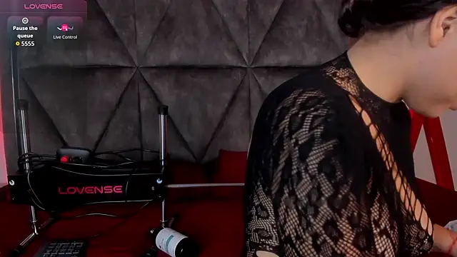 Snapshot of Elsalombardi_ chatting on October 28, 2025, 12:30 pm Elsalombardi online show from October 28, 2025, 12:30 pm