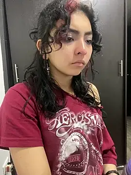 Snapshot of _Gothiccbitch_ chatting on December 22, 2024, 10:17 am Gothiccbitch online show from December 22, 2024, 10:17 am