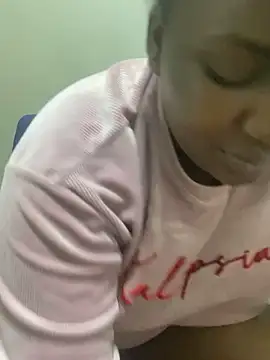 sweet18creamybigpussy online show from November 4, 2025, 7:24 pm