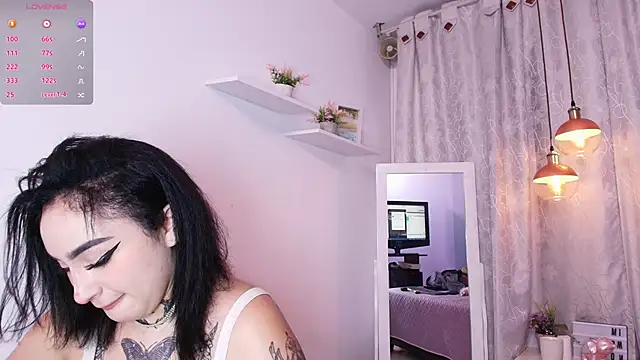 Snapshot of bella-green chatting on December 30, 2024, 7:11 pm bella-green online show from December 30, 2024, 7:11 pm