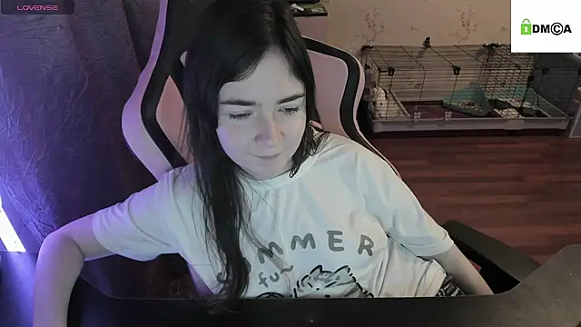 Snapshot of Crazy_forest_fairy chatting on February 9, 2025, 3:53 am Crazy forest fairy online show from February 9, 2025, 3:53 am