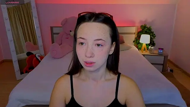 Snapshot of Hayle_Hill chatting on November 3, 2025, 1:51 am Hayle Hill online show from November 3, 2025, 1:51 am