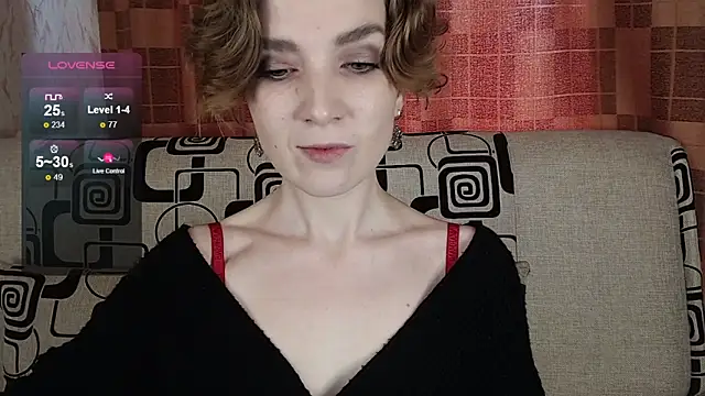 TinaWince online show from April 25, 2026, 4:48 am