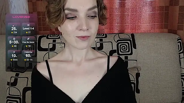 TinaWince online show from April 30, 2026, 4:52 am