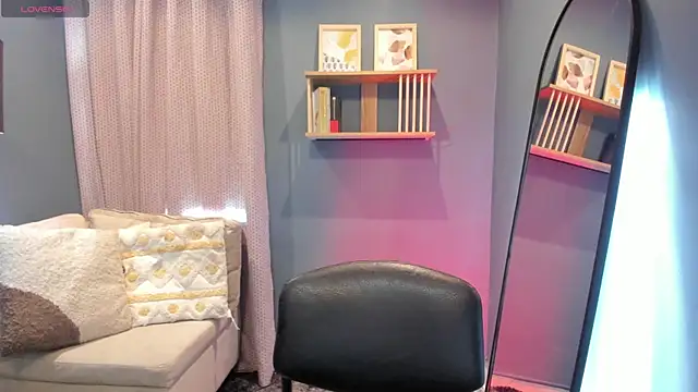  alaiasmile  online show from June 12, 2026, 7:35 pm