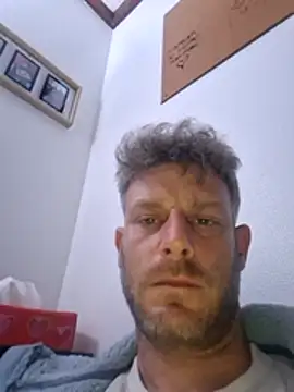 Jonjon3669 online show from April 7, 2026, 11:04 pm