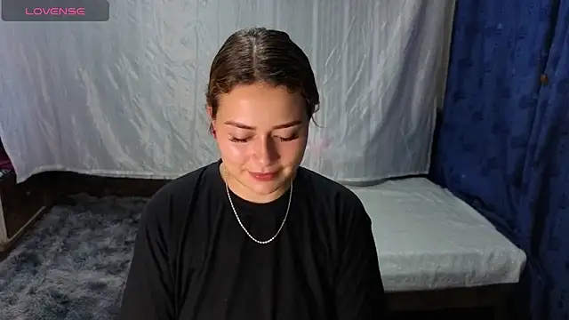 kitty d online show from April 21, 2026, 12:45 am