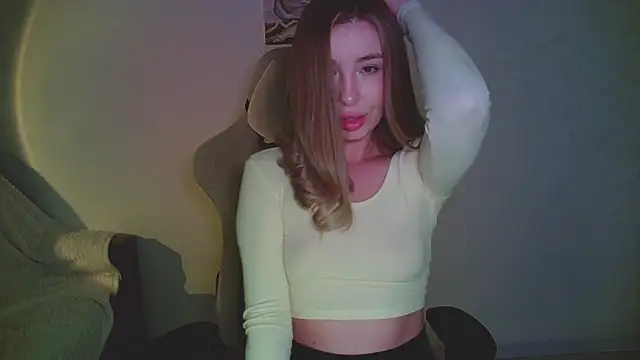 Snapshot of mia_raspberrie chatting on March 6, 2026, 9:33 pm mia raspberrie online show from March 6, 2026, 9:33 pm