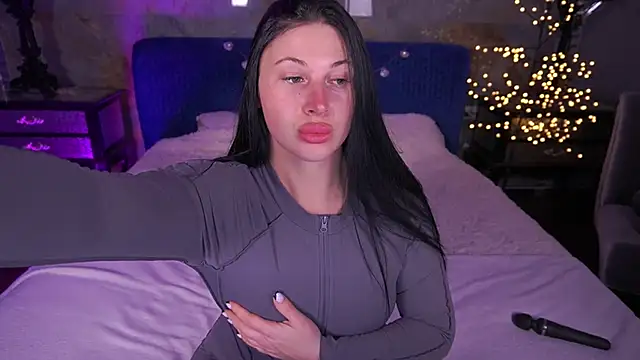 ArianaDarkk online show from April 29, 2026, 8:15 pm