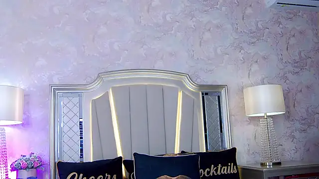 Snapshot of Issadorra chatting on December 20, 2024, 10:27 am Issadorra online show from December 20, 2024, 10:27 am