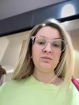 Teya moon  online show from December 29, 2024, 10:34 am