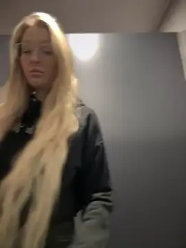 Teya moon  online show from January 6, 2025, 11:51 am