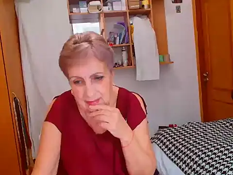 Victoria5643 online show from December 14, 2024, 8:18 pm