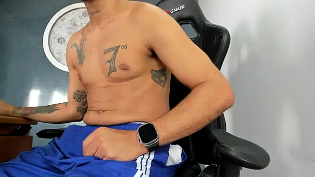 Snapshot of Bryan_Bronx chatting on February 4, 2025, 3:26 pm Bryan Bronx online show from February 4, 2025, 3:26 pm