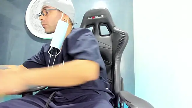 Snapshot of Bryan_Bronx chatting on March 20, 2025, 12:08 am Bryan Bronx online show from March 20, 2025, 12:08 am