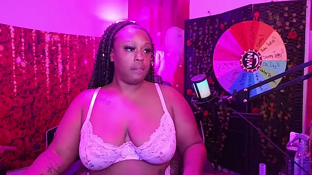 cheriserozequeen online show from May 4, 2026, 6:15 pm