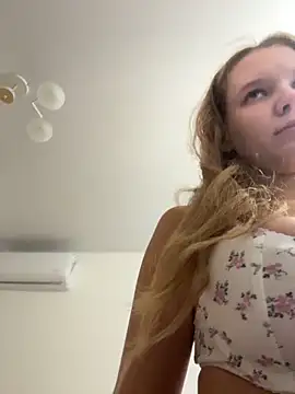 Snapshot of Ketitull chatting on November 11, 2025, 6:35 am Ketitull online show from November 11, 2025, 6:35 am