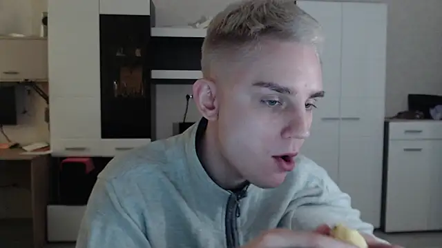 angryzan online show from February 11, 2025, 7:44 am