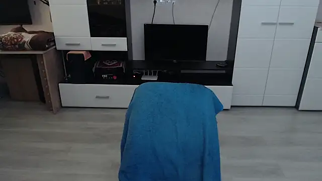 angryzan online show from October 8, 2025, 5:27 am