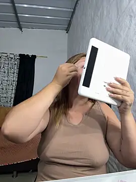 Snapshot of Sofia_Queen17 chatting on November 6, 2025, 10:49 am Sofia Queen17 online show from November 6, 2025, 10:49 am