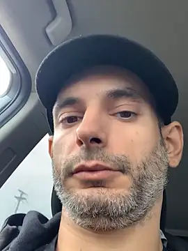 Snapshot of hailzeffn chatting on September 22, 2025, 3:47 pm hailzeffn online show from September 22, 2025, 3:47 pm