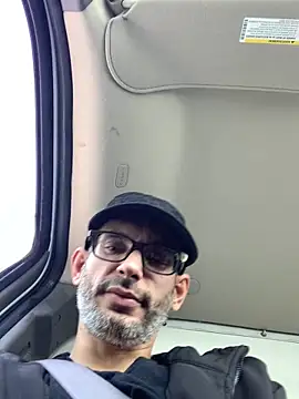 Snapshot of hailzeffn chatting on September 26, 2025, 5:06 pm hailzeffn online show from September 26, 2025, 5:06 pm