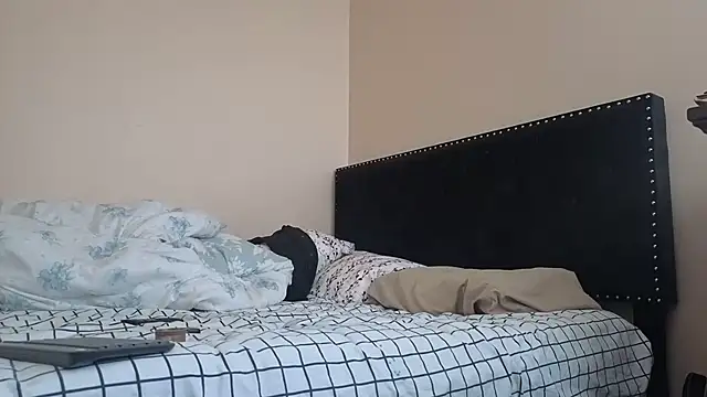 Snapshot of hailzeffn chatting on October 1, 2025, 4:02 pm hailzeffn online show from October 1, 2025, 4:02 pm