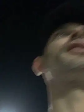 Snapshot of hailzeffn chatting on October 5, 2025, 5:28 am hailzeffn online show from October 5, 2025, 5:28 am