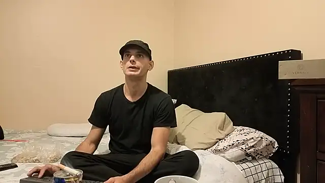 Snapshot of hailzeffn chatting on October 18, 2025, 3:31 am hailzeffn online show from October 18, 2025, 3:31 am