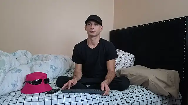 Snapshot of hailzeffn chatting on October 18, 2025, 3:35 pm hailzeffn online show from October 18, 2025, 3:35 pm