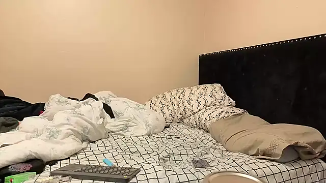 Snapshot of hailzeffn chatting on October 23, 2025, 7:18 am hailzeffn online show from October 23, 2025, 7:18 am