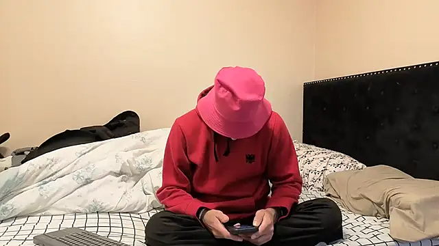 Snapshot of hailzeffn chatting on October 27, 2025, 12:42 pm hailzeffn online show from October 27, 2025, 12:42 pm