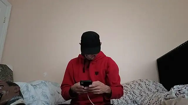 Snapshot of hailzeffn chatting on October 31, 2025, 1:23 pm hailzeffn online show from October 31, 2025, 1:23 pm