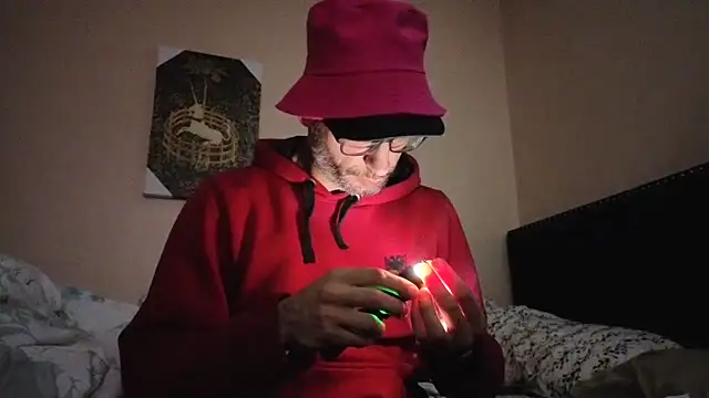 Snapshot of hailzeffn chatting on November 4, 2025, 12:43 am hailzeffn online show from November 4, 2025, 12:43 am