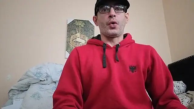 Snapshot of hailzeffn chatting on November 15, 2025, 4:36 pm hailzeffn online show from November 15, 2025, 4:36 pm