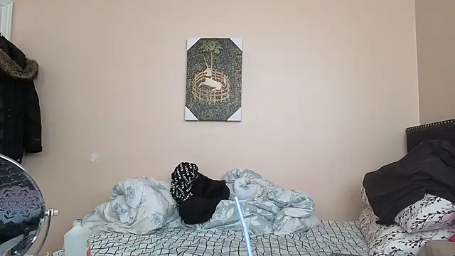 Snapshot of hailzeffn chatting on December 16, 2025, 4:34 pm hailzeffn online show from December 16, 2025, 4:34 pm