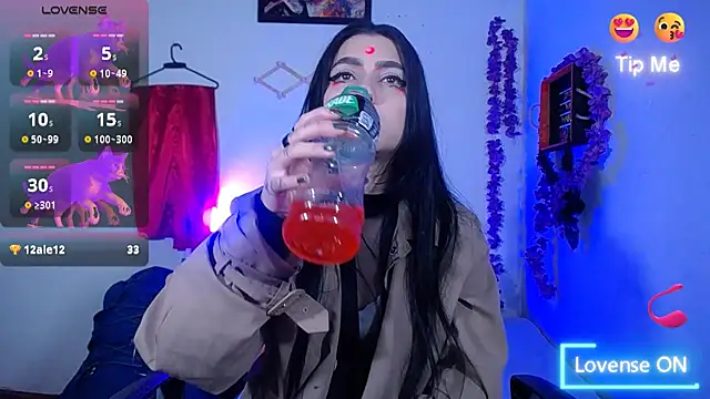 Snapshot of sophy_rock chatting on January 25, 2025, 12:17 am sophy rock online show from January 25, 2025, 12:17 am