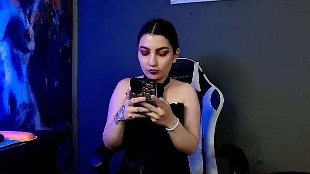 Snapshot of sophy_rock chatting on February 11, 2025, 7:48 pm sophy rock online show from February 11, 2025, 7:48 pm