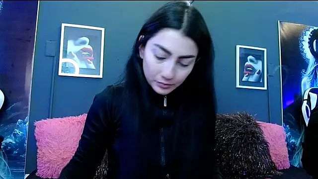 Snapshot of sophy_rock chatting on March 18, 2025, 2:15 pm sophy rock online show from March 18, 2025, 2:15 pm