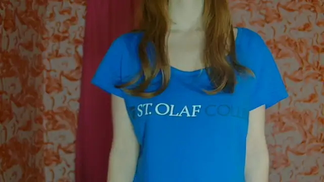 Snapshot of strawberrysmoothie chatting on February 1, 2025, 3:30 am strawberrysmoothie online show from February 1, 2025, 3:30 am