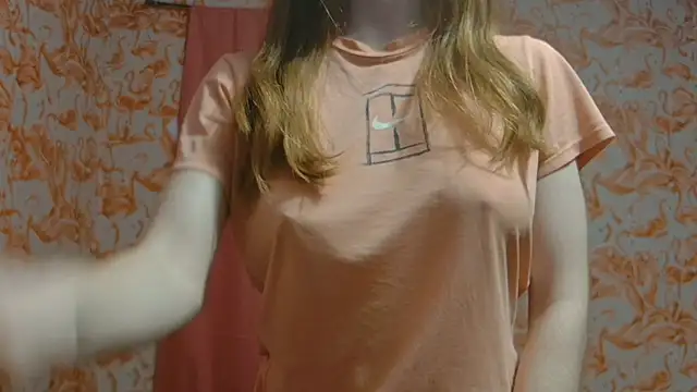 Snapshot of strawberrysmoothie chatting on February 6, 2025, 2:55 am strawberrysmoothie online show from February 6, 2025, 2:55 am