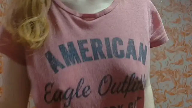 strawberrysmoothie online show from February 9, 2025, 10:21 pm