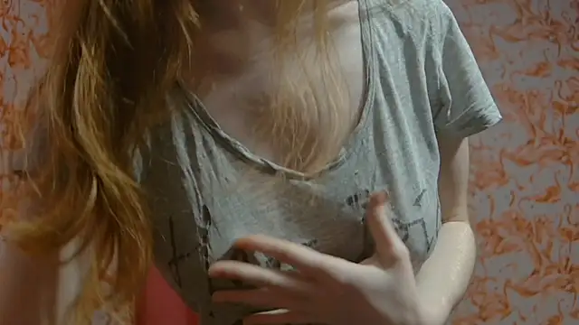 Snapshot of strawberrysmoothie chatting on February 11, 2025, 3:18 am strawberrysmoothie online show from February 11, 2025, 3:18 am