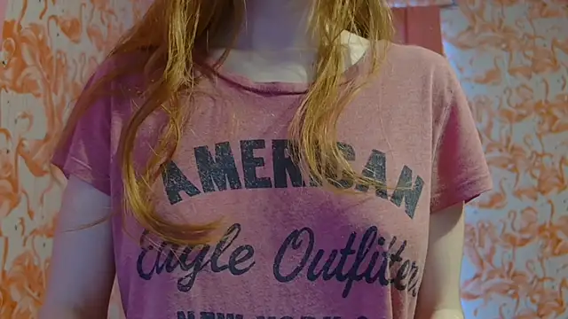 Snapshot of strawberrysmoothie chatting on March 16, 2025, 8:54 pm strawberrysmoothie online show from March 16, 2025, 8:54 pm