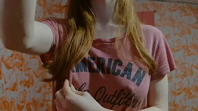 Snapshot of strawberrysmoothie chatting on March 17, 2025, 1:14 am strawberrysmoothie online show from March 17, 2025, 1:14 am