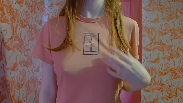 strawberrysmoothie online show from March 18, 2025, 7:53 pm